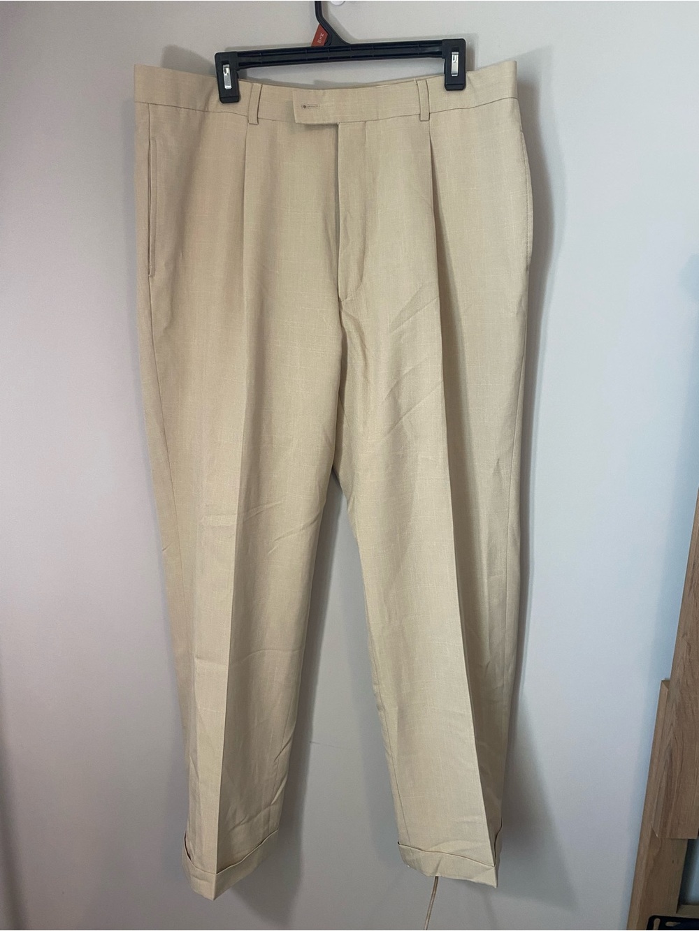 jf j.ferrar Men's Cream Pleated Dress Trousers